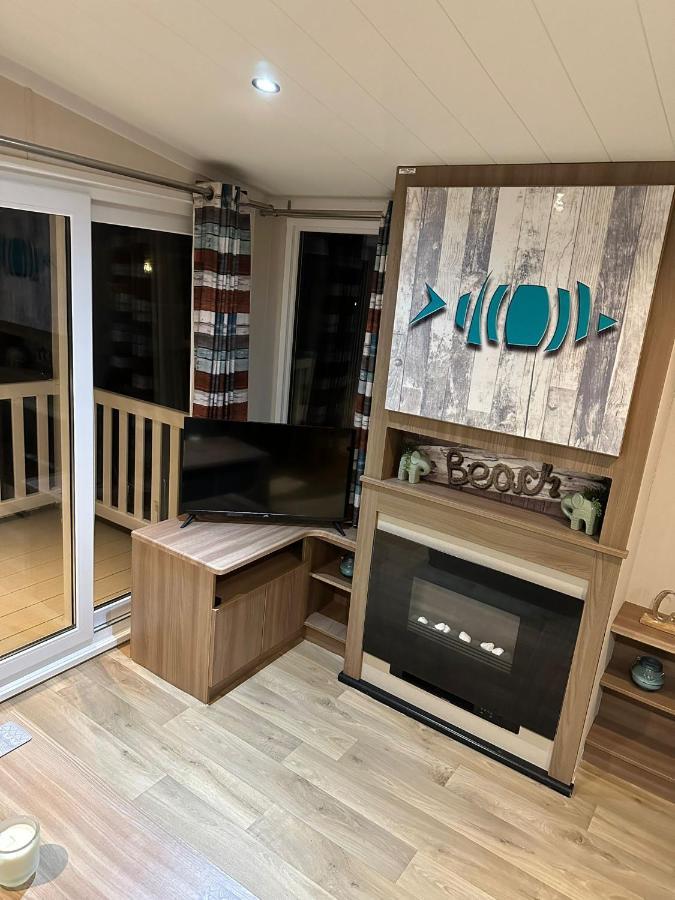 Luxurious 6 Berth Swift Bordeaux On Lyons Robin Hood Rhyl Holiday home