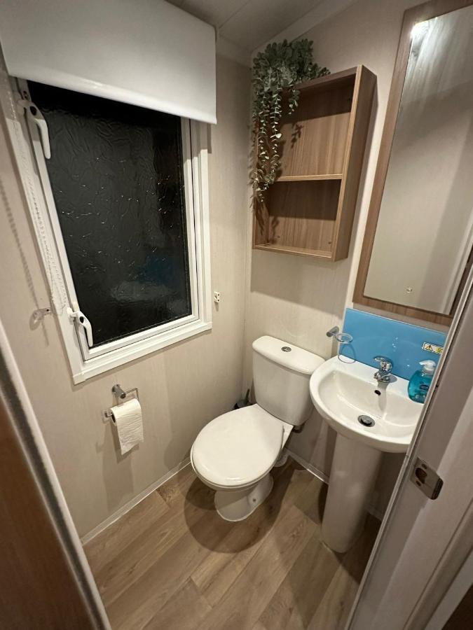 Luxurious 6 Berth Swift Bordeaux On Lyons Robin Hood Rhyl Holiday home *