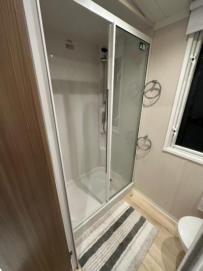 Luxurious 6 Berth Swift Bordeaux On Lyons Robin Hood Rhyl
